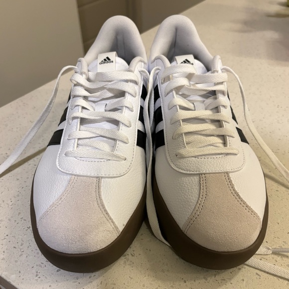 Adidas - Picture 5 of 6